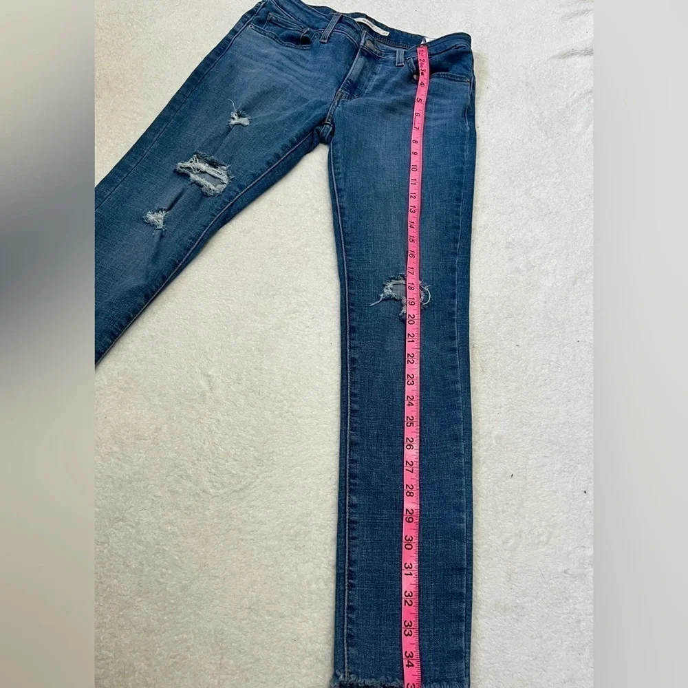 Levi's Light Wash 711 Distressed Skinny Jean - Size 27